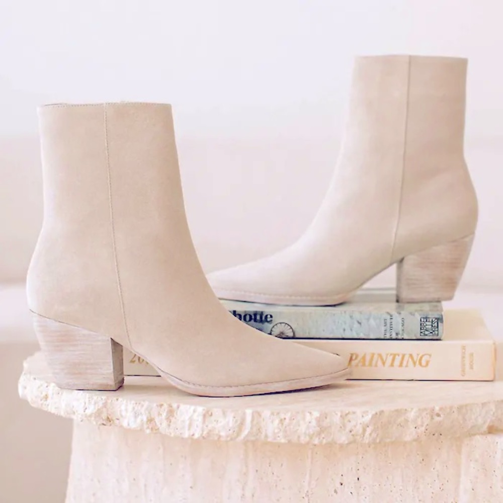 Matisse Caty Boot - Ecru Suede